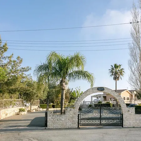 Kyparissos Long-stay Retreat In Paphos וילה