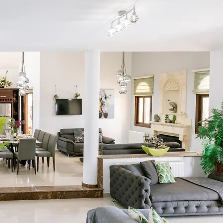 Kyparissos Long-stay Retreat In Paphos וילה