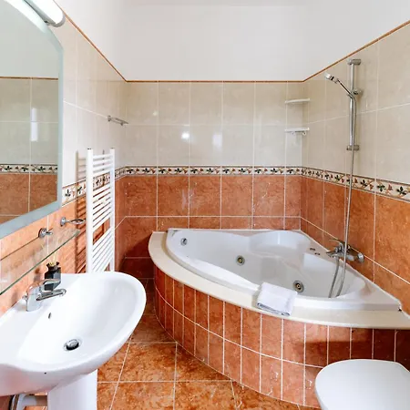 Kyparissos Long-stay Retreat In Paphos וילה